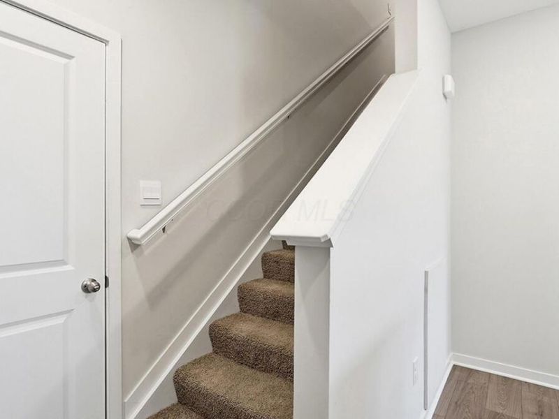 1382 Marinelli Drive E, Columbus, OH 43228 Photo 18