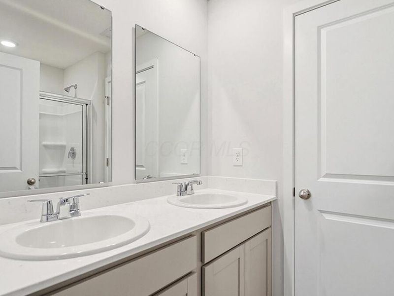1382 Marinelli Drive E, Columbus, OH 43228 Photo 24