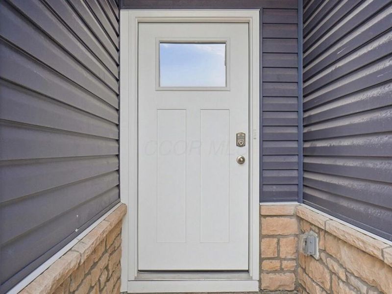 1382 Marinelli Drive E, Columbus, OH 43228 Photo 5