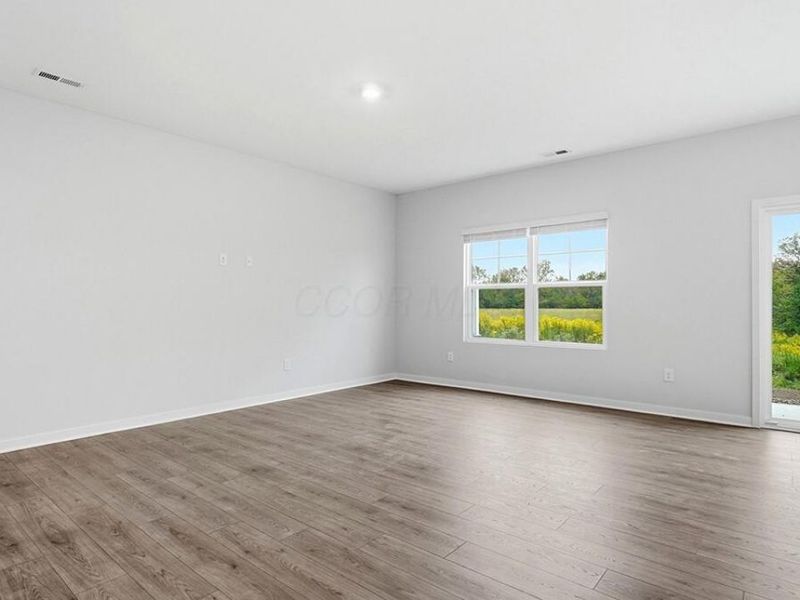 1382 Marinelli Drive E, Columbus, OH 43228 Photo 8