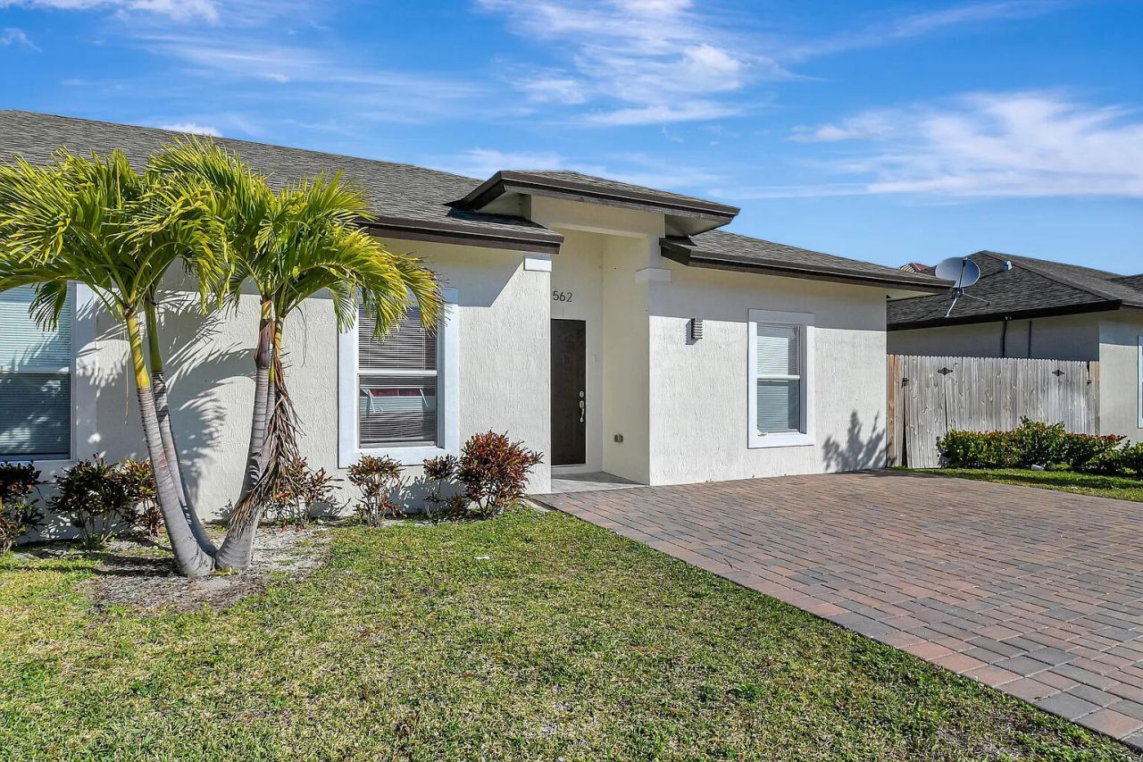 1562 W 26th Court, Riviera Beach, FL 33404 Photo