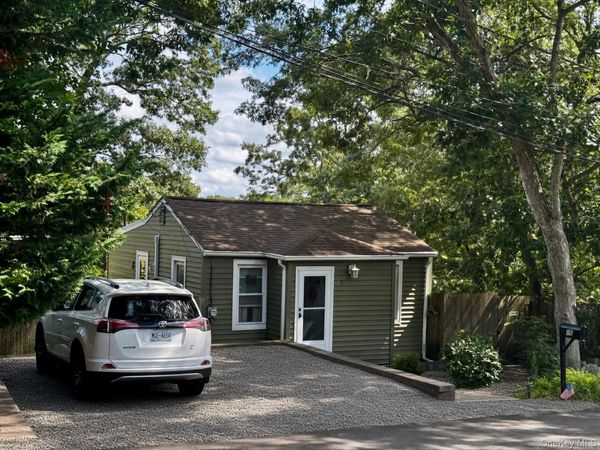 15 Laurelton Road, Sound Beach, NY 11789