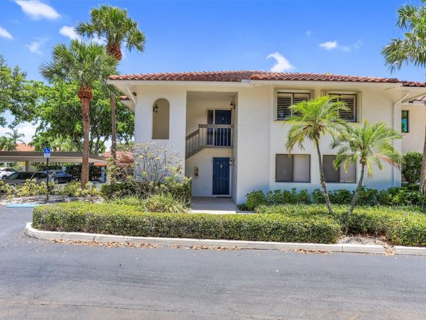 60 Pelican Pointe Drive, Unit 201, Delray Beach, FL 33483