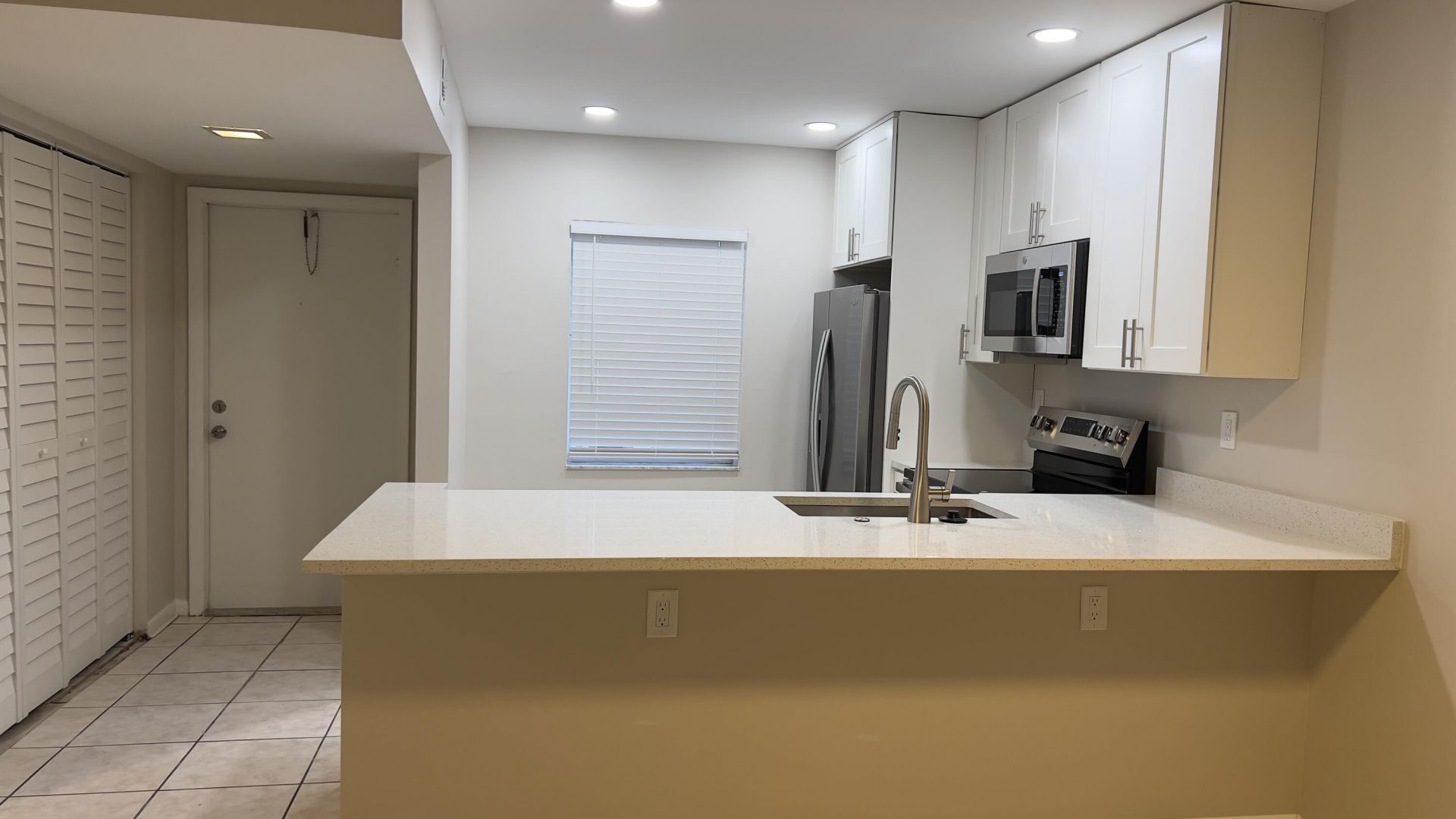 9374 SW 3rd Street, Unit 724, Boca Raton, FL 33428 Photo