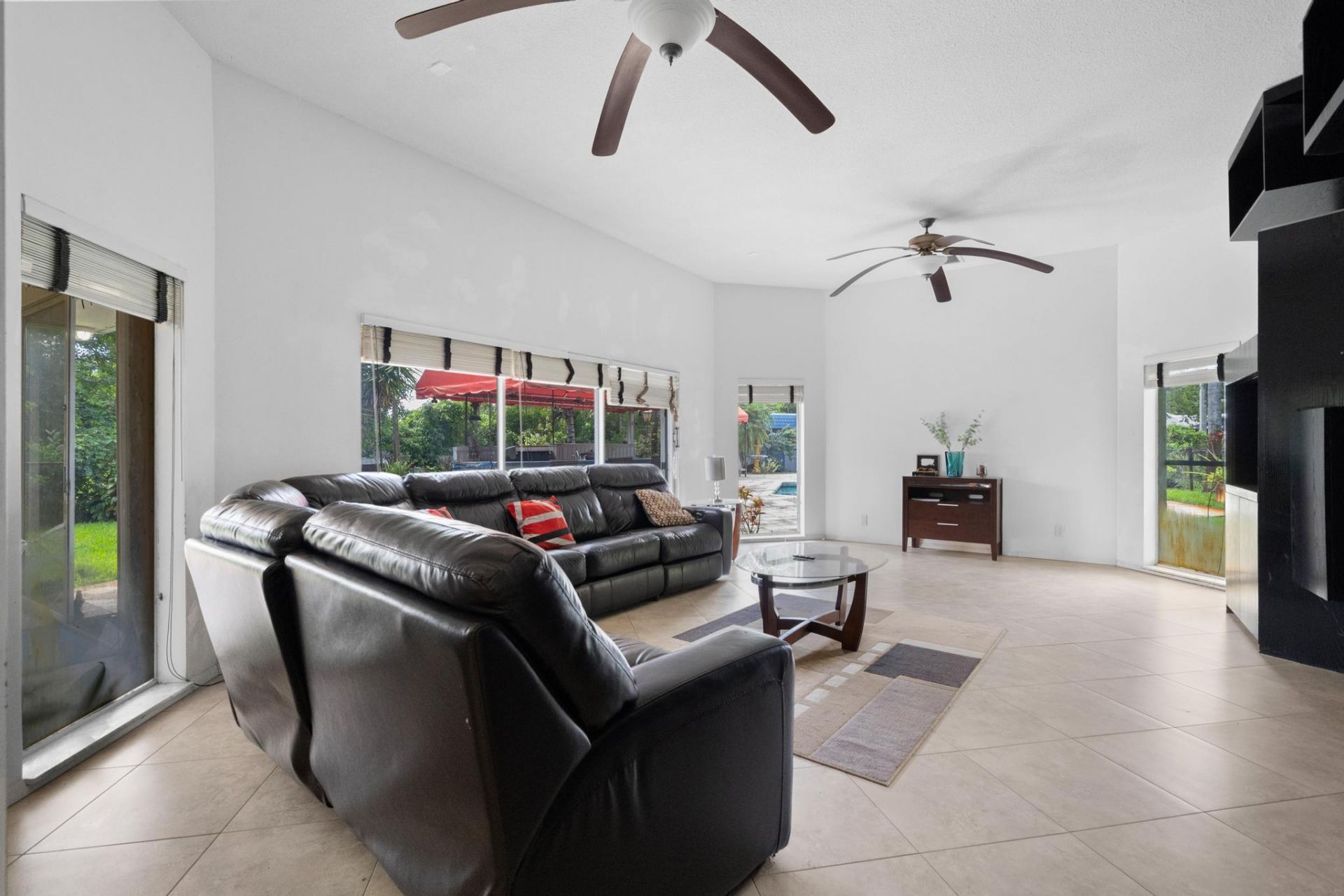 5104 White Oak Lane E, Tamarac, FL 33319 Photo