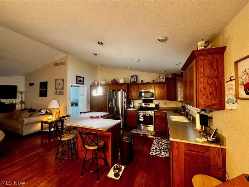 703 Oak Tree Lane, Belpre, OH 45714 Photo 10