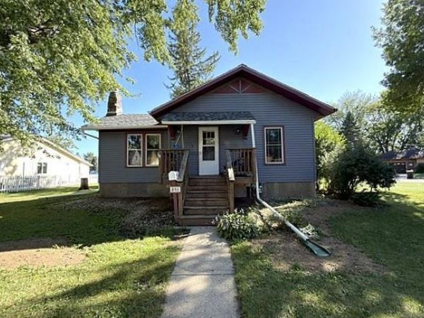 845 12th Street, Windom, MN 56101