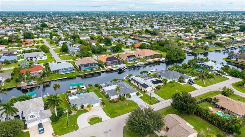 403 SE 33rd Ter, Cape Coral, FL 33904 Photo