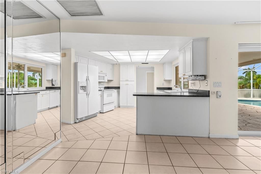 403 SE 33rd Ter, Cape Coral, FL 33904 Photo