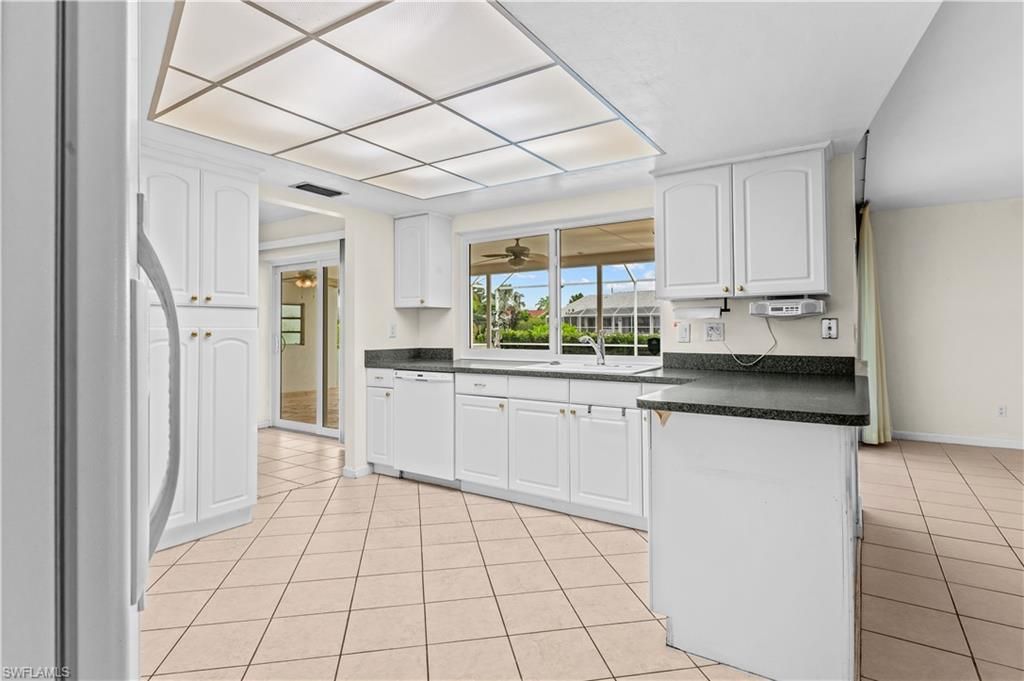 403 SE 33rd Ter, Cape Coral, FL 33904 Photo