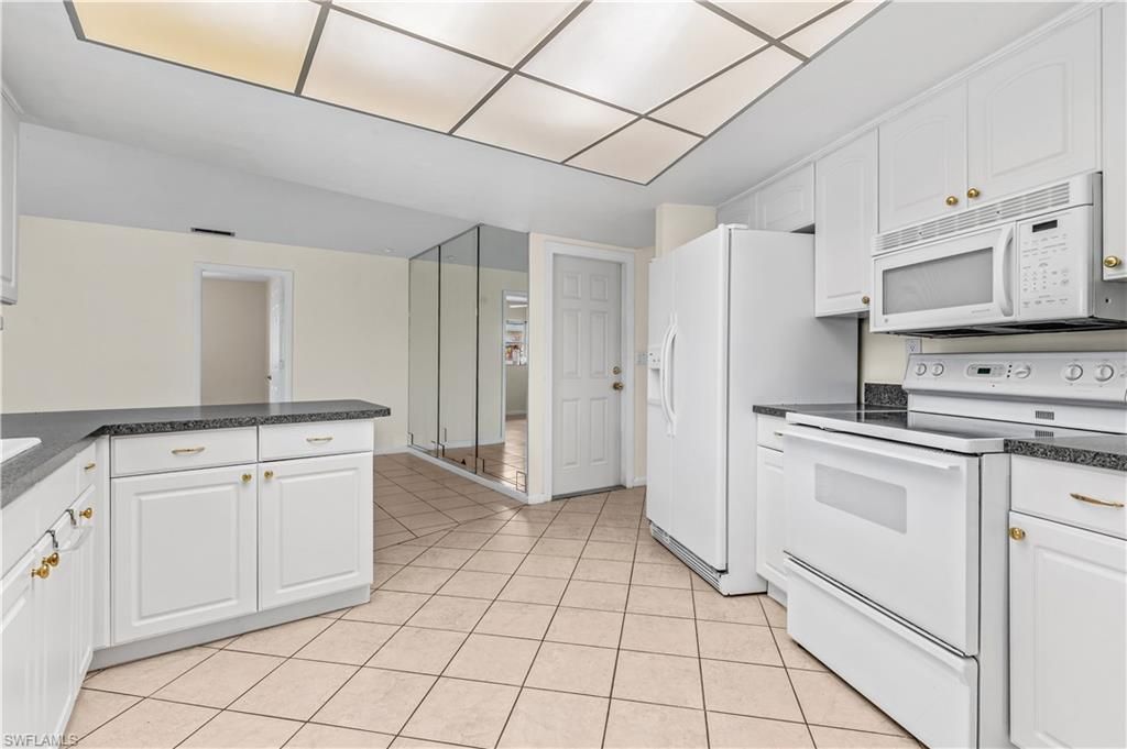 403 SE 33rd Ter, Cape Coral, FL 33904 Photo