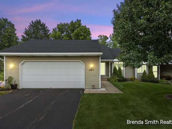 2917 Parkside Drive, Jenison, MI 49428