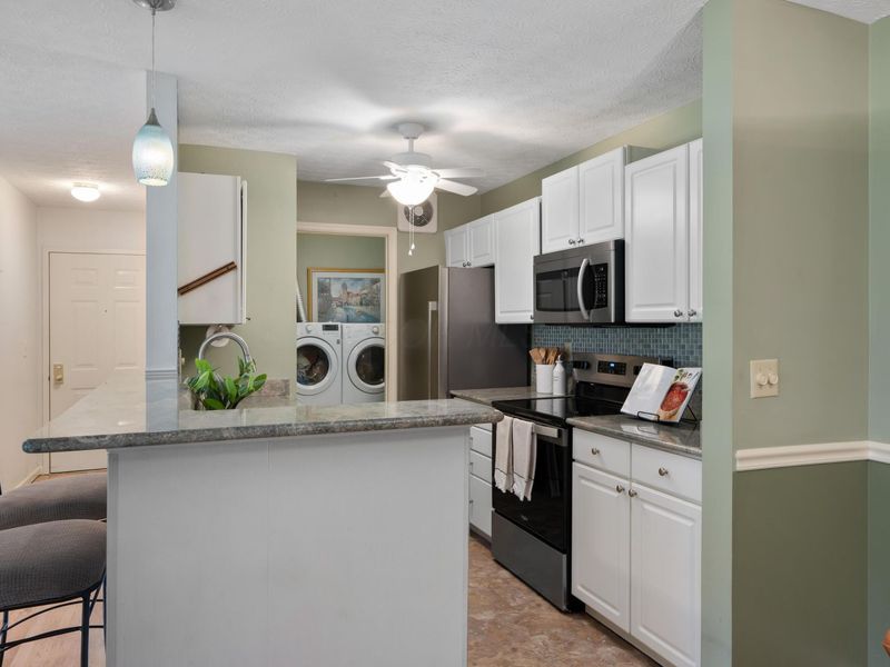6735 Meadow Creek Drive, Unit 102, Columbus, OH 43235 Photo 11