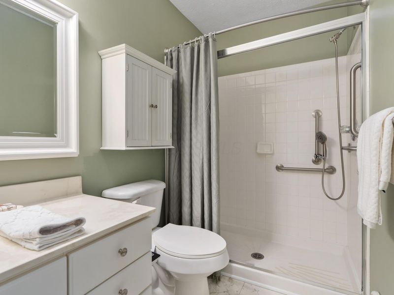 6735 Meadow Creek Drive, Unit 102, Columbus, OH 43235 Photo 20