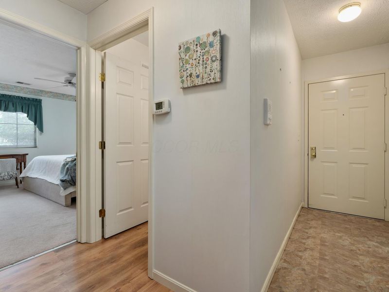6735 Meadow Creek Drive, Unit 102, Columbus, OH 43235 Photo 21