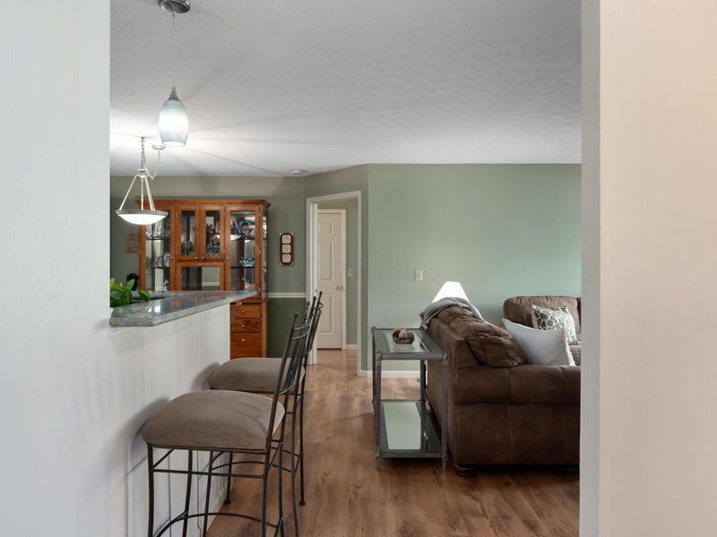 6735 Meadow Creek Drive, Unit 102, Columbus, OH 43235 Photo 3