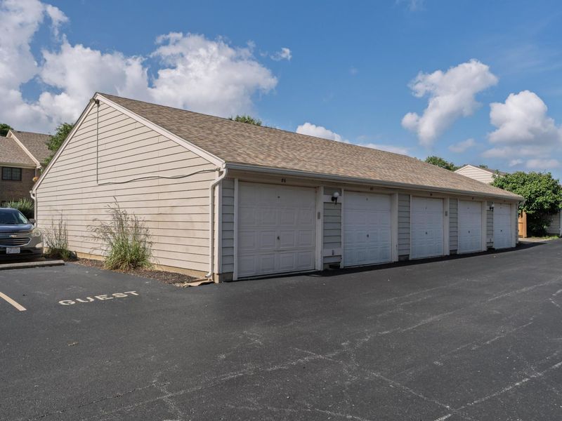 6735 Meadow Creek Drive, Unit 102, Columbus, OH 43235 Photo 34