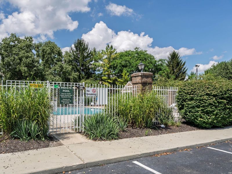 6735 Meadow Creek Drive, Unit 102, Columbus, OH 43235 Photo 37