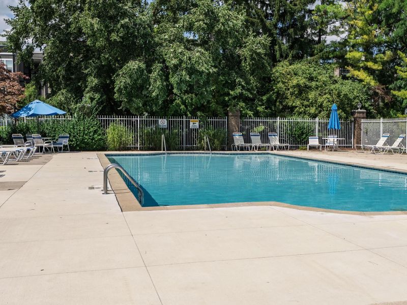 6735 Meadow Creek Drive, Unit 102, Columbus, OH 43235 Photo 38