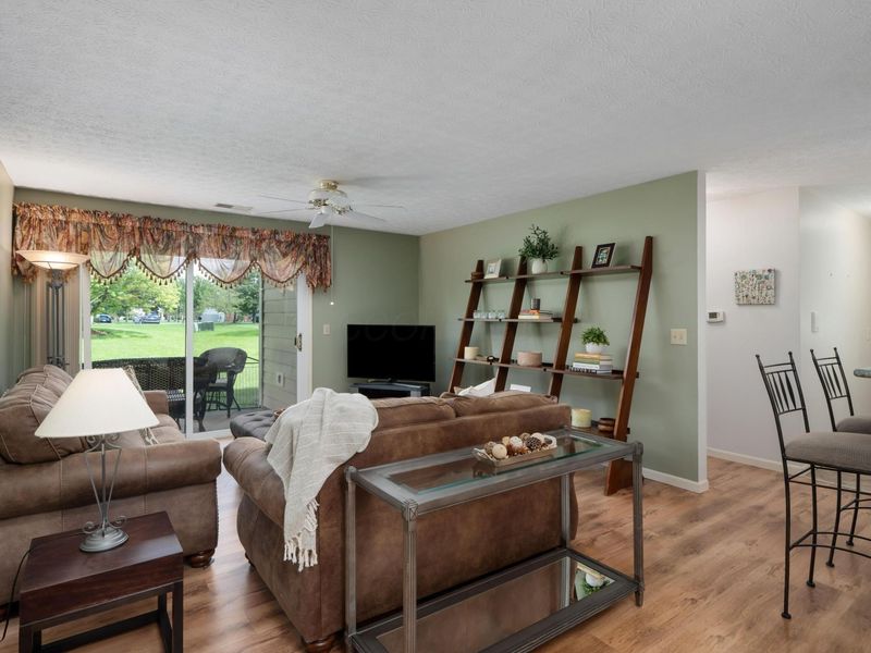 6735 Meadow Creek Drive, Unit 102, Columbus, OH 43235 Photo 5
