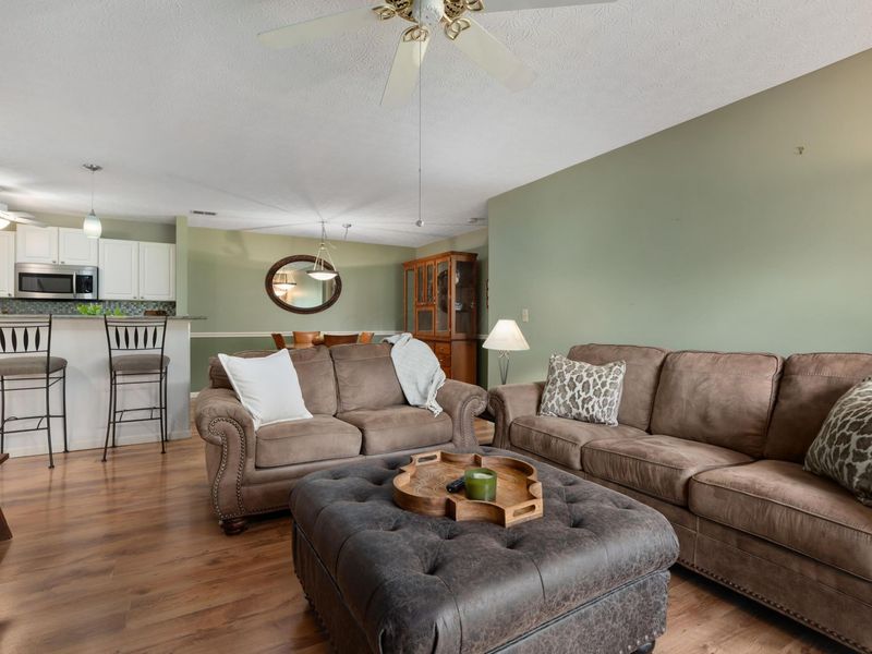 6735 Meadow Creek Drive, Unit 102, Columbus, OH 43235 Photo 6