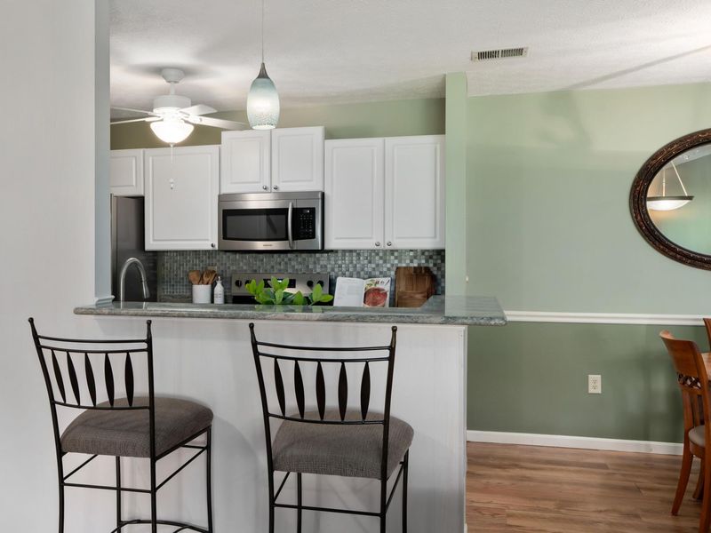 6735 Meadow Creek Drive, Unit 102, Columbus, OH 43235 Photo 7