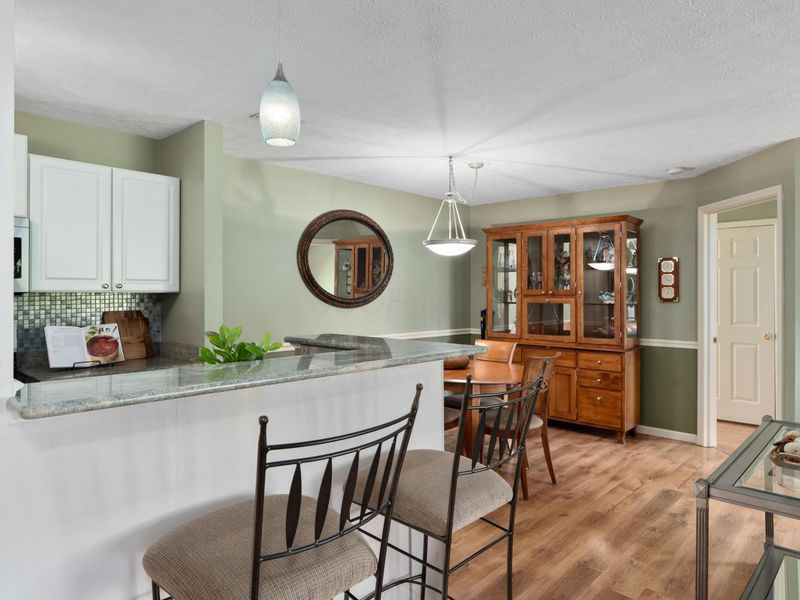 6735 Meadow Creek Drive, Unit 102, Columbus, OH 43235 Photo 8