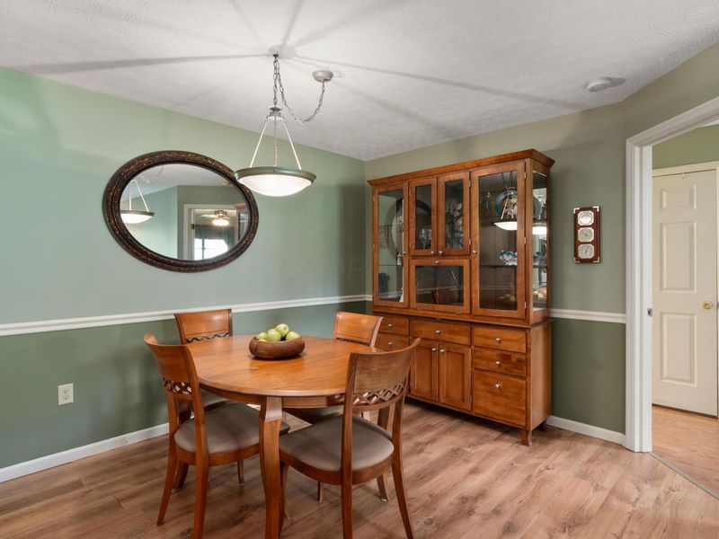 6735 Meadow Creek Drive, Unit 102, Columbus, OH 43235 Photo 9