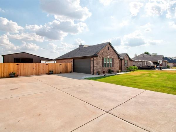 612 Fawn Trail, Tioga, TX 76271