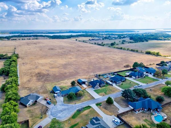 612 Fawn Trail, Tioga, TX 76271