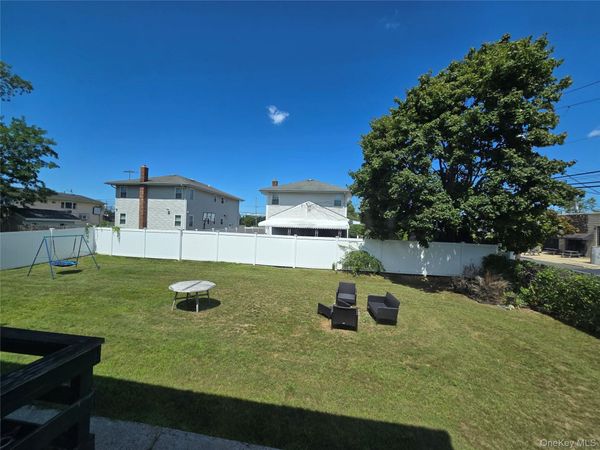 29 Lambert Avenue , Unit 1st Floor, Farmingdale, NY 11735