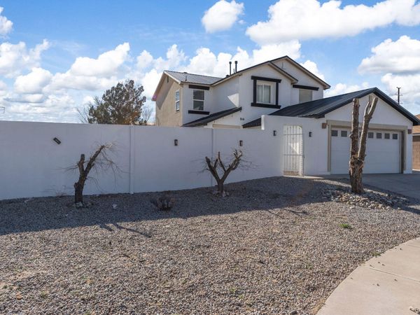 8600 Casa De Luz Court NW, Albuquerque, NM 87120