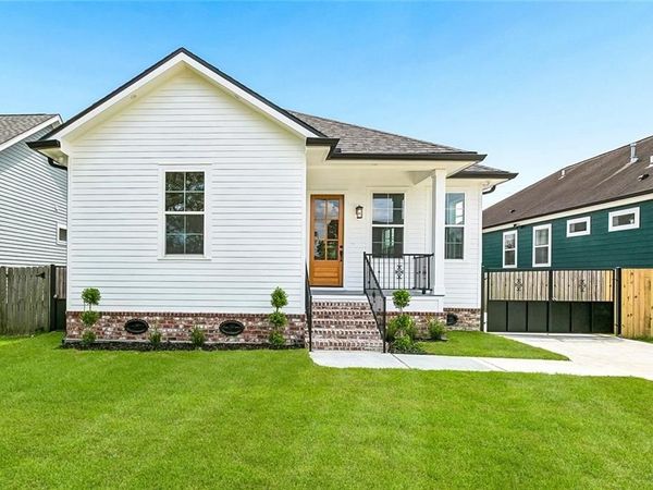 129 SEAL Drive, Arabi, LA 70032