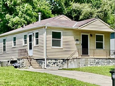 4018 N 42 Street, Omaha, NE 68111
