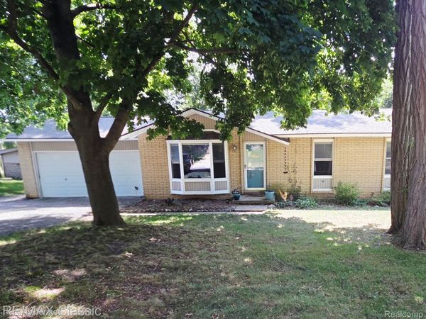 4510 Meadow Way, White Lake Township, Mi 48383