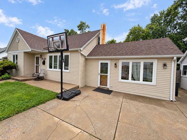 10542 Oak Park Avenue , Chicago Ridge, IL 60415