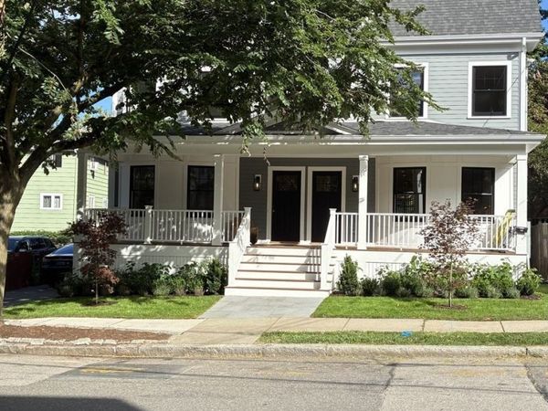143 Coolidge St, Unit 1, Brookline, MA 02446