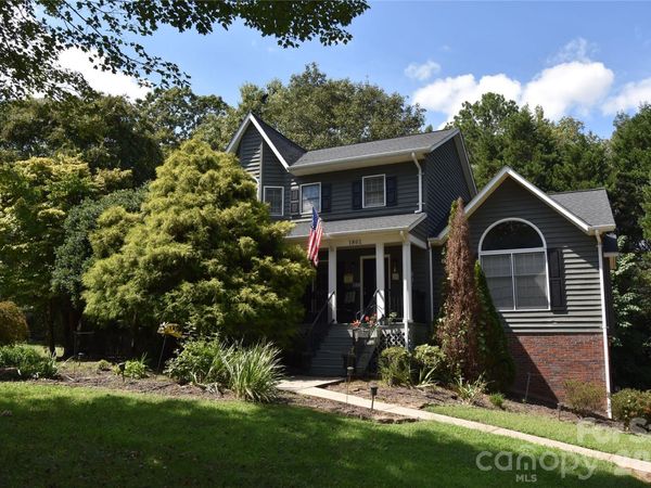 1861 Plaza Drive , Hickory, NC 28602