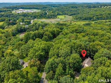 16 Jonathan, Roxbury, CT 06783