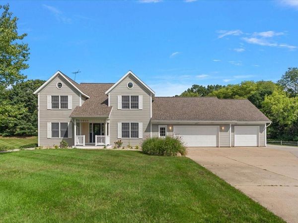 1977 Post Drive NE, Belmont, MI 49306