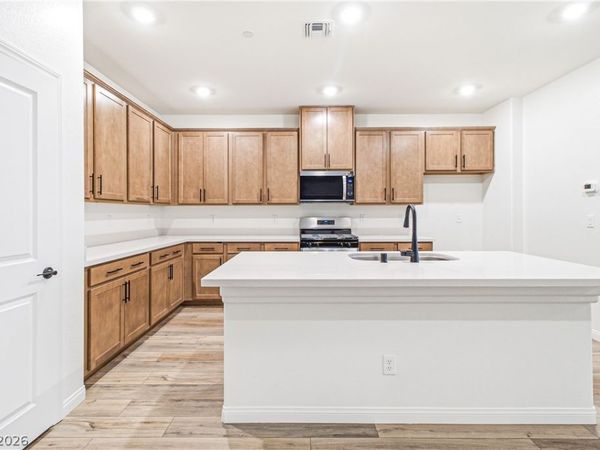 12560 Kings Creek Place, Las Vegas, NV 89138