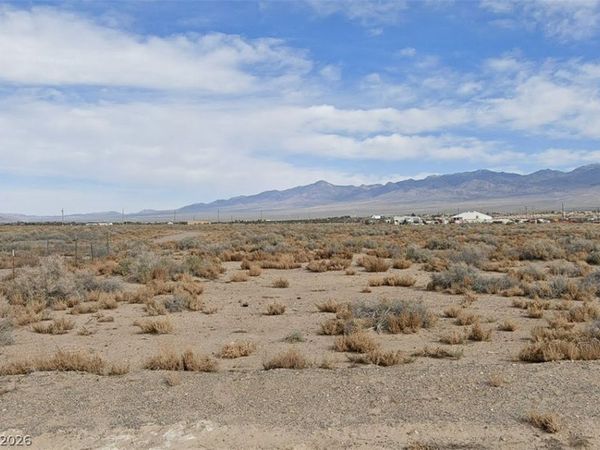 790 E Uranium Avenue , Pahrump, NV 89060