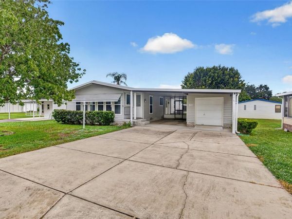 1506 HILLCREST DRIVE, LADY LAKE, FL 32159