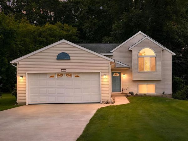 7015 Cedar Highlands Drive, Cedar Springs, MI 49319