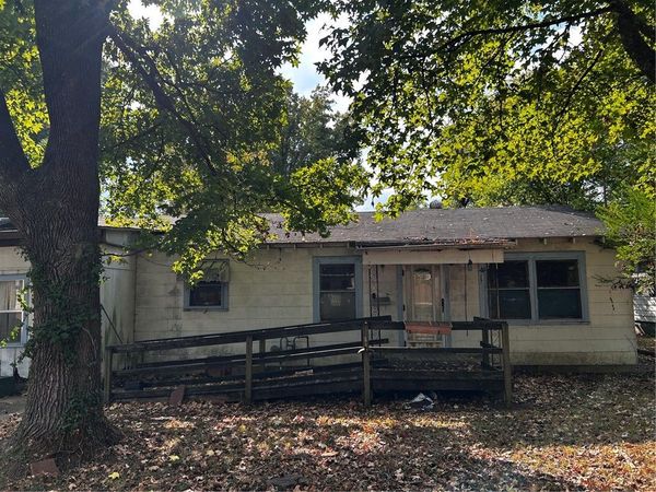 1325 S West Avenue , Fayetteville, AR 72701