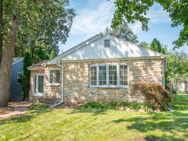 5737 N Sievers PLACE, Glendale, WI 53209