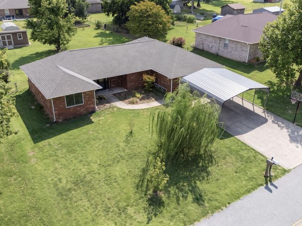 404 E 9th Street , Grove, OK 74344