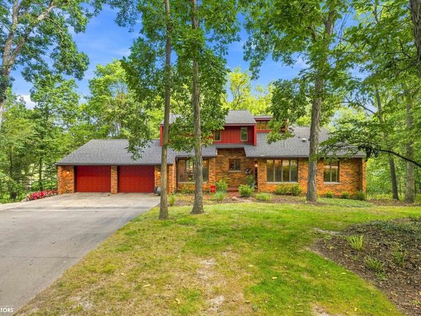 411 Heatherwood Circle, Fairfield, IA 52556