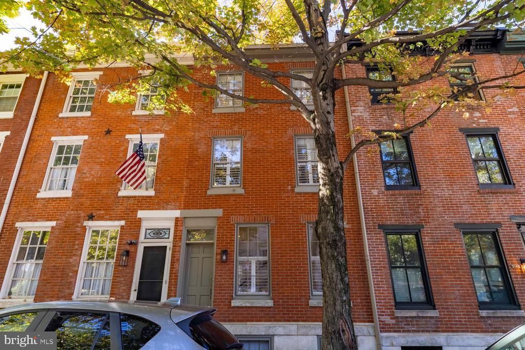 2138 Spring Street, Philadelphia, PA 19103 Main Photo