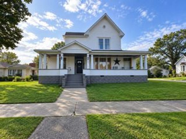 621 Girard Street , Metropolis, IL 62960
